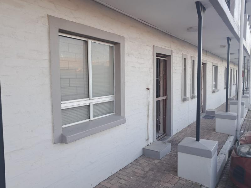 To Let 2 Bedroom Property for Rent in Uitzicht Western Cape